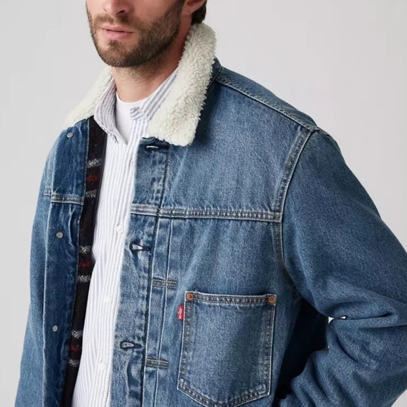 💙🔹️Levi's®🔹️ Men Medium Wash Premium Lined Type I Sherpa Trucker Jacket - Picture 4 of 6